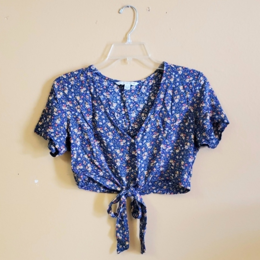 American Eagle crop top